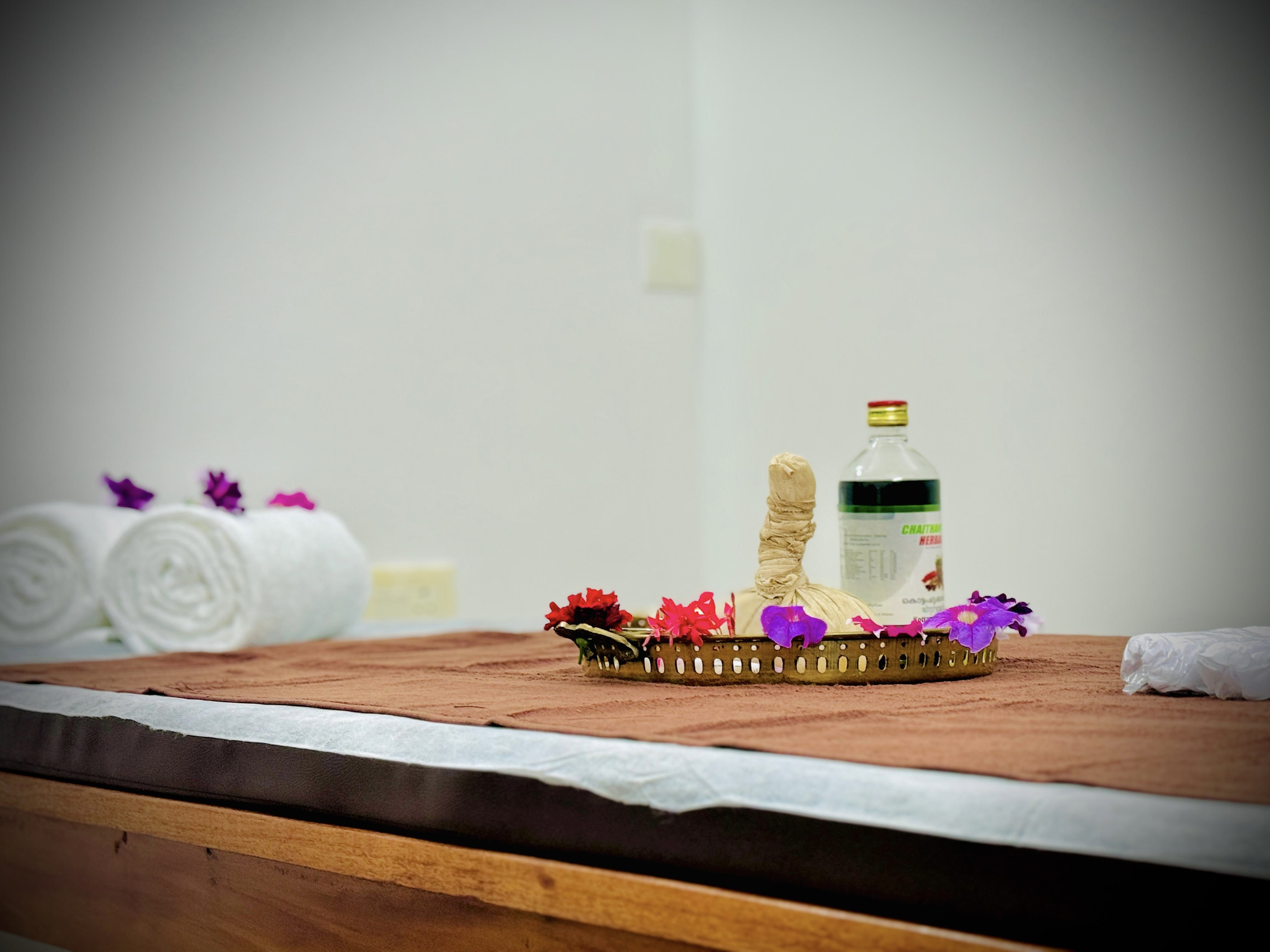  Ayurvedic body massage